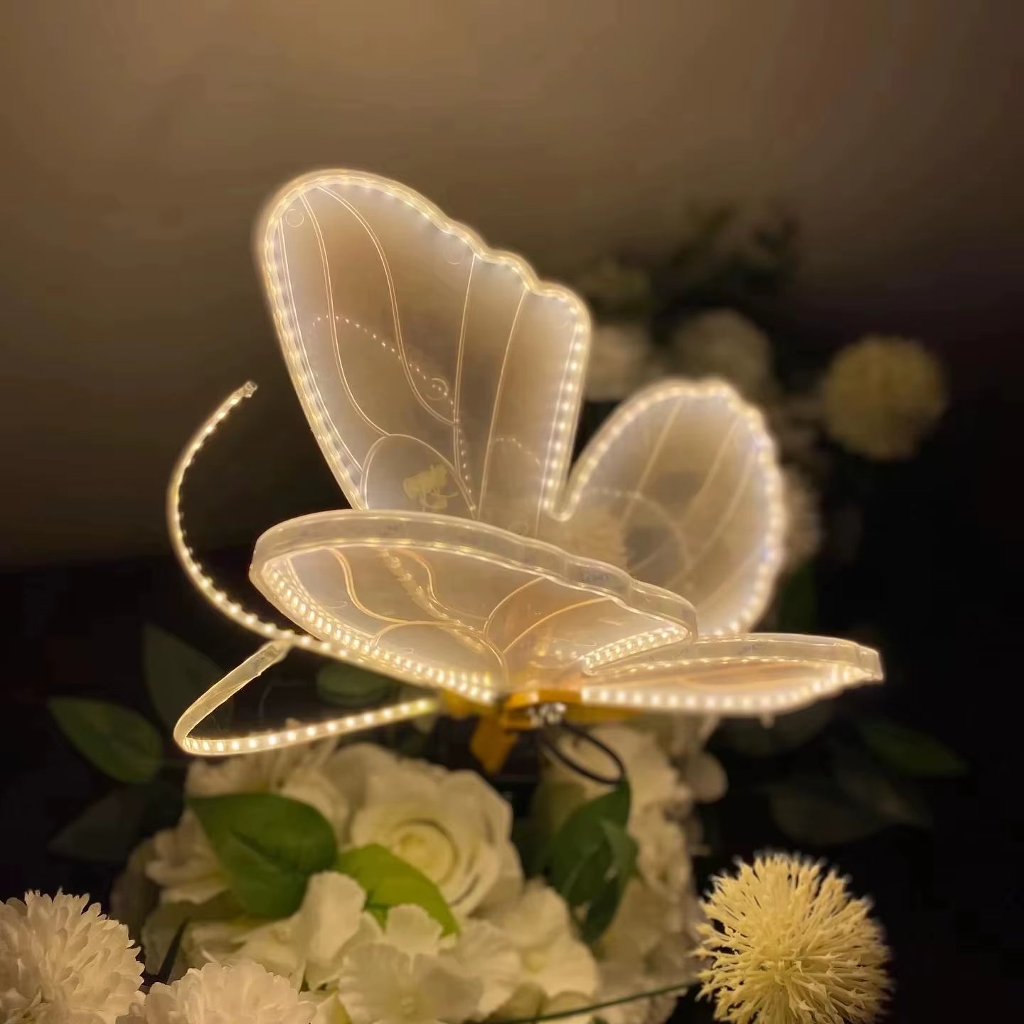 LED Simulated Butterfly Decoration, Vibrating Wings, Christmas Wedding Party Outdoor Wall Tree Garden Decor Butterfly